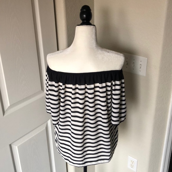 Like New Off Shoulder Modern Stripe Top - Picture 3 of 8
